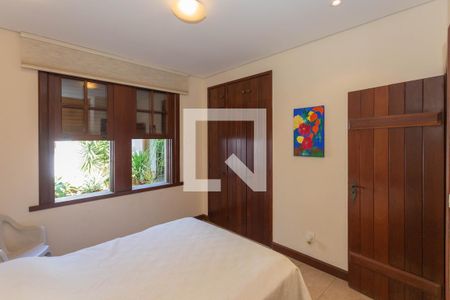 Casa à venda com 515m², 5 quartos e 6 vagasSuíte 3