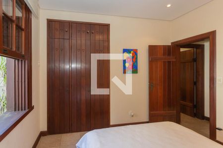 Casa à venda com 515m², 5 quartos e 6 vagasSuíte 3