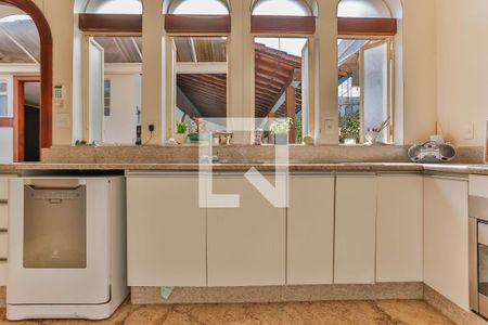 Casa à venda com 515m², 5 quartos e 6 vagasCozinha