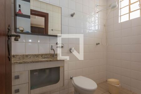 Casa à venda com 515m², 5 quartos e 6 vagasBanheiro de serviço