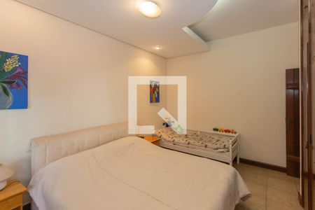 Casa à venda com 515m², 5 quartos e 6 vagasSuíte 2