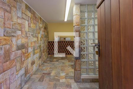 Casa à venda com 515m², 5 quartos e 6 vagasAdega