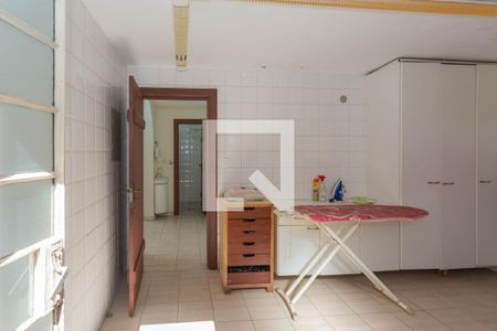 Casa à venda com 515m², 5 quartos e 6 vagasÁrea de Serviço