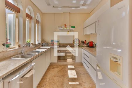 Casa à venda com 515m², 5 quartos e 6 vagasCozinha