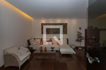 Casa à venda com 515m², 5 quartos e 6 vagasSala 2