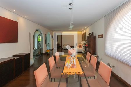 Casa à venda com 515m², 5 quartos e 6 vagasSala 2