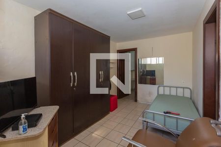 Casa à venda com 515m², 5 quartos e 6 vagasQuarto de Serviço