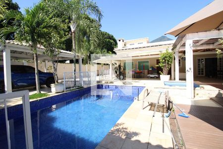 Casa de condomínio à venda com 800m², 5 quartos e 8 vagasÁrea Externa da casa