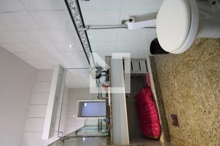 Casa de condomínio à venda com 800m², 5 quartos e 8 vagasBanheiro da Suíte