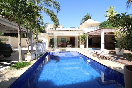 Casa de condomínio à venda com 800m², 5 quartos e 8 vagasÁrea Externa da casa