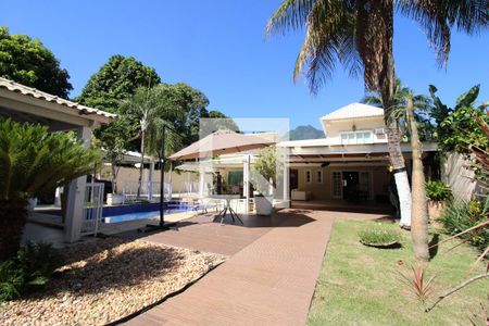 Casa de condomínio à venda com 800m², 5 quartos e 8 vagasÁrea Externa da casa