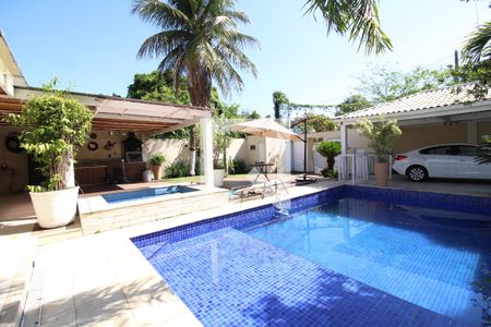 Casa de condomínio à venda com 800m², 5 quartos e 8 vagasÁrea Externa da casa