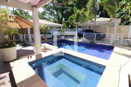 Casa de condomínio à venda com 800m², 5 quartos e 8 vagasÁrea Externa da casa