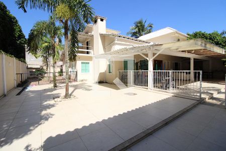 Casa de condomínio à venda com 800m², 5 quartos e 8 vagasÁrea Externa da casa