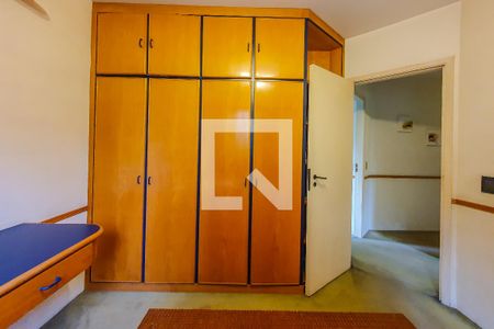 Apartamento à venda com 135m², 4 quartos e 4 vagasquarto 2