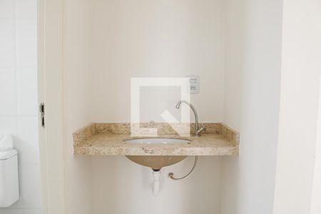 Banheiro de apartamento à venda com 1 quarto, 72m² em Vila Mazzei, São Paulo