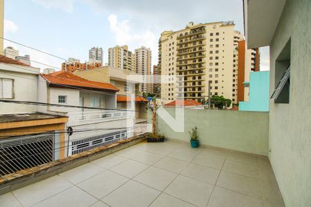 Casa à venda com 169m², 3 quartos e 2 vagas Casa à venda com 169m², 3 quartos e 2 vagasvaranda