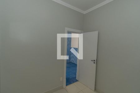 Casa de condomínio à venda com 620m², 5 quartos e 10 vagas Casa de condomínio à venda com 620m², 5 quartos e 10 vagasQuarto Área de Serviço