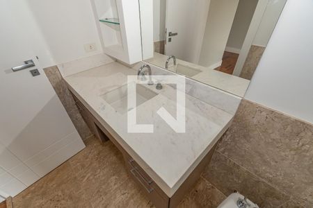 Casa de condomínio à venda com 620m², 5 quartos e 10 vagas Casa de condomínio à venda com 620m², 5 quartos e 10 vagasBanheiro Suite 5