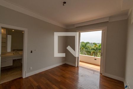 Casa de condomínio à venda com 620m², 5 quartos e 10 vagas Casa de condomínio à venda com 620m², 5 quartos e 10 vagasSuite 3