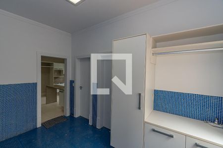 Casa de condomínio à venda com 620m², 5 quartos e 10 vagas Casa de condomínio à venda com 620m², 5 quartos e 10 vagasÁrea de Serviço