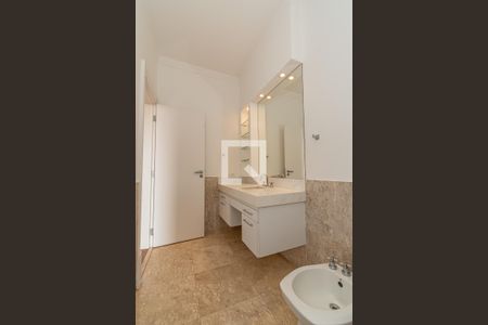 Casa de condomínio à venda com 620m², 5 quartos e 10 vagas Casa de condomínio à venda com 620m², 5 quartos e 10 vagasBanheiro da Suíte 3