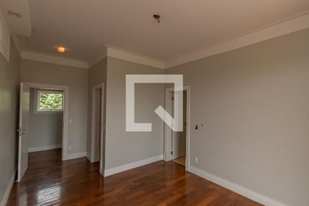 Casa de condomínio à venda com 620m², 5 quartos e 10 vagas Casa de condomínio à venda com 620m², 5 quartos e 10 vagasSuite 3