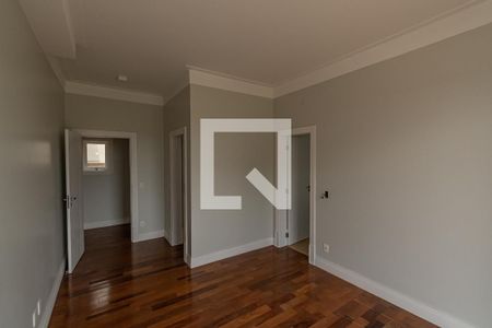 Casa de condomínio à venda com 620m², 5 quartos e 10 vagas Casa de condomínio à venda com 620m², 5 quartos e 10 vagasSuite 5