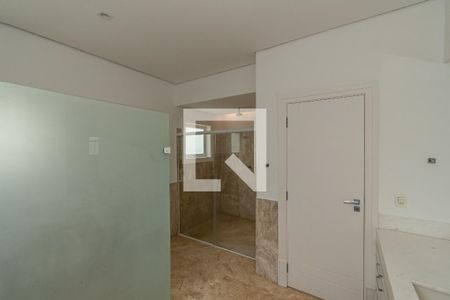 Casa de condomínio à venda com 620m², 5 quartos e 10 vagas Casa de condomínio à venda com 620m², 5 quartos e 10 vagasBanheiro Suite 1