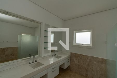 Casa de condomínio à venda com 620m², 5 quartos e 10 vagas Casa de condomínio à venda com 620m², 5 quartos e 10 vagasBanheiro Suite 1