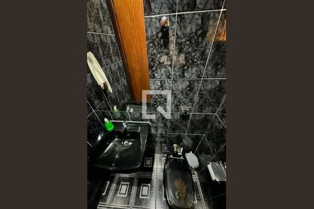 Casa de condomínio à venda com 189m², 3 quartos e 2 vagasLavabo