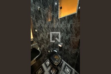 Casa de condomínio à venda com 189m², 3 quartos e 2 vagasLavabo