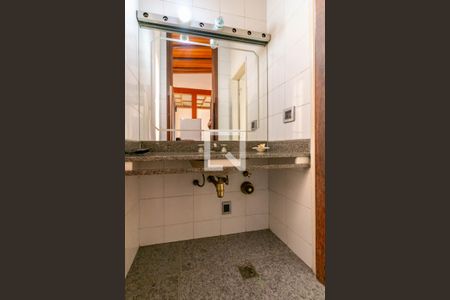 Apartamento à venda com 170m², 3 quartos e 1 vaga Apartamento à venda com 170m², 3 quartos e 1 vagaBanheiro Social 2