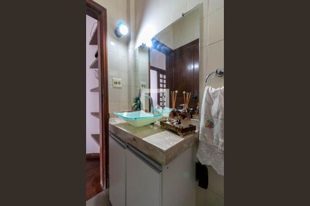 Apartamento à venda com 170m², 3 quartos e 1 vaga Apartamento à venda com 170m², 3 quartos e 1 vagaBanheiro Social