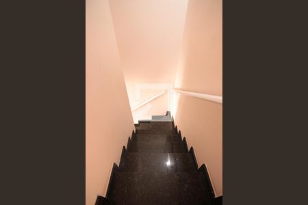 Casa à venda com 190m², 3 quartos e 3 vagasEscada