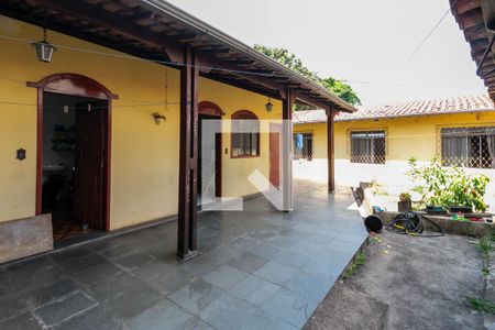 Casa à venda com 193m², 3 quartos e 4 vagasQuintal