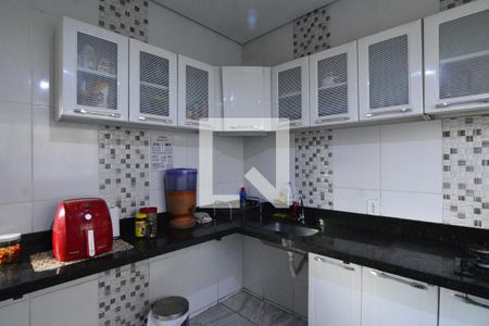 Casa à venda com 311m², 5 quartos e 1 vagaCozinha