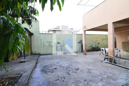 Casa à venda com 311m², 5 quartos e 1 vagaÁrea comum