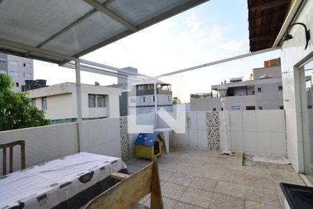 Casa à venda com 311m², 5 quartos e 1 vagaÁrea comum