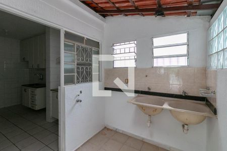 Apartamento à venda com 105m², 2 quartos e 2 vagas Apartamento à venda com 105m², 2 quartos e 2 vagasCozinha e Área de Serviço