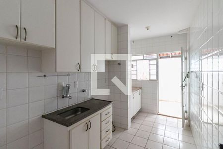 Apartamento à venda com 105m², 2 quartos e 2 vagas Apartamento à venda com 105m², 2 quartos e 2 vagasCozinha e Área de Serviço