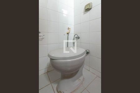 Apartamento à venda com 105m², 2 quartos e 2 vagas Apartamento à venda com 105m², 2 quartos e 2 vagasBanheiro da Suíte