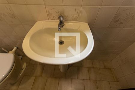 Banheiro Social de apartamento para alugar com 1 quarto, 46m² em Cristo Rei, Curitiba