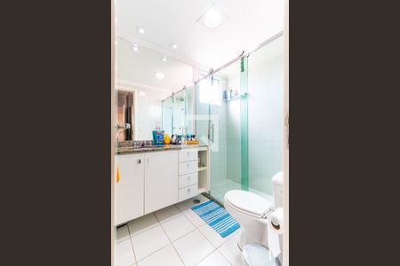 Apartamento à venda com 124m², 3 quartos e 2 vagas Apartamento à venda com 124m², 3 quartos e 2 vagasBanheiro da Suíte