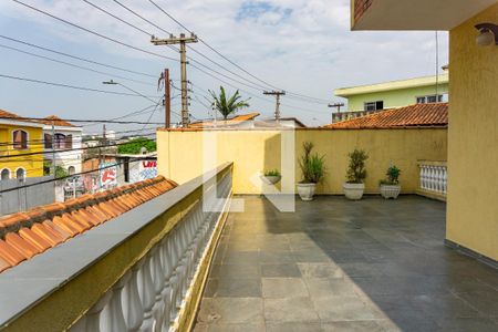 Casa à venda com 280m², 3 quartos e 4 vagas Casa à venda com 280m², 3 quartos e 4 vagasVaranda