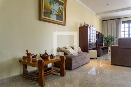 Casa à venda com 280m², 3 quartos e 4 vagas Casa à venda com 280m², 3 quartos e 4 vagasSala