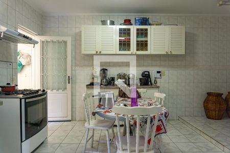 Casa à venda com 280m², 3 quartos e 4 vagas Casa à venda com 280m², 3 quartos e 4 vagasCozinha