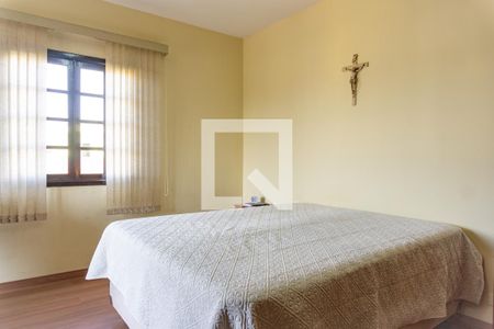 Casa à venda com 280m², 3 quartos e 4 vagas Casa à venda com 280m², 3 quartos e 4 vagasSuíte