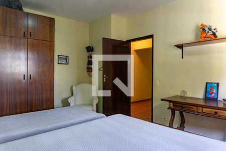 Casa à venda com 280m², 3 quartos e 4 vagas Casa à venda com 280m², 3 quartos e 4 vagasQuarto 2