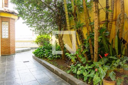 Casa à venda com 280m², 3 quartos e 4 vagas Casa à venda com 280m², 3 quartos e 4 vagasQuintal